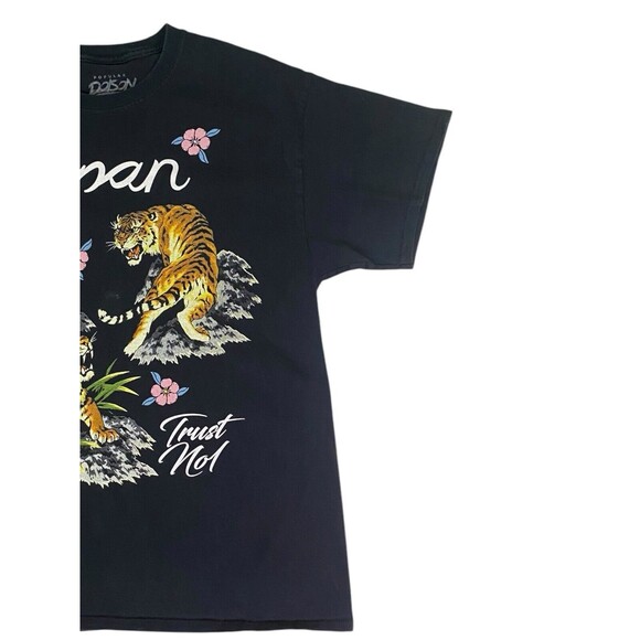 Popular Poison T Shirt Adult Large Japan “Trust Not” 100% Cotton *READ - Picture 4 of 10